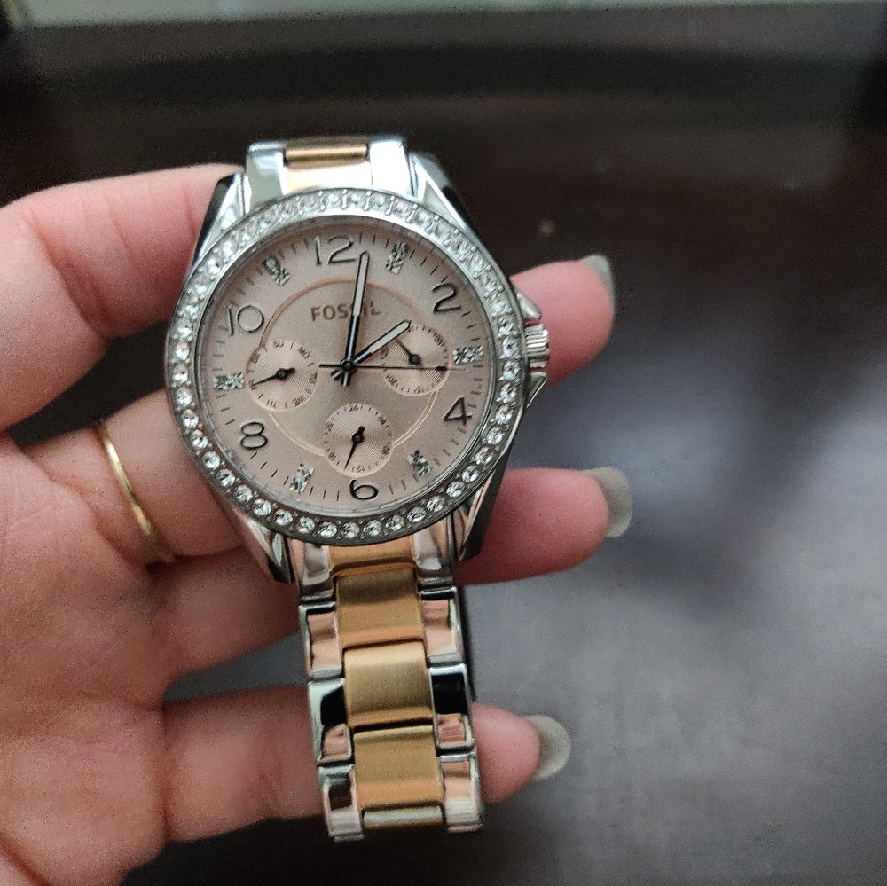 🌸 Fossil Rose Gold and Silver Riley Watch Set - Picture 3 of 8